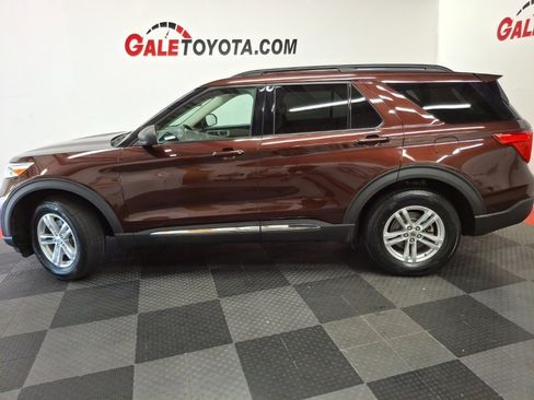 Used 2020 Ford Explorer XLT w/ Comfort Package image 7