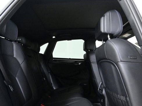 Certified 2022 Porsche Macan S image 20