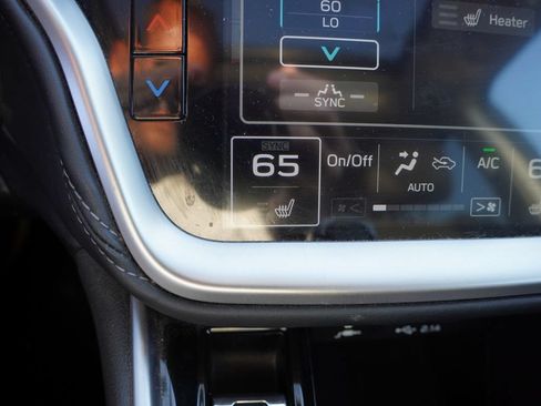 Used 2020 Subaru Outback Premium AWD/4WD image 7