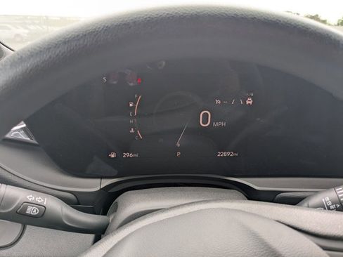 Used 2025 Buick Envista Preferred image 11