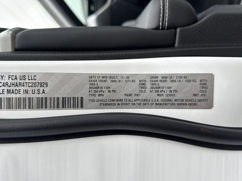 New 2026 Jeep Grand Cherokee Altitude image 10