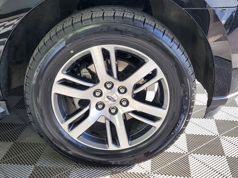 Certified 2022 Ford Expedition Limited image 9