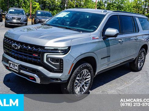 Used 2025 Chevrolet Suburban Z71 AWD/4WD image 15