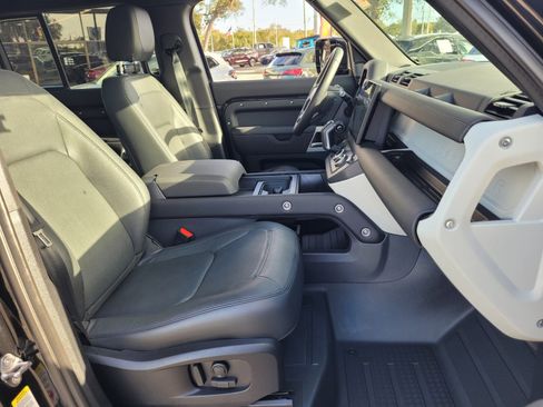 Used 2024 Land Rover Defender 110 S image 16