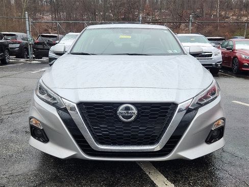Used 2022 Nissan Altima 2.5 SL image 2