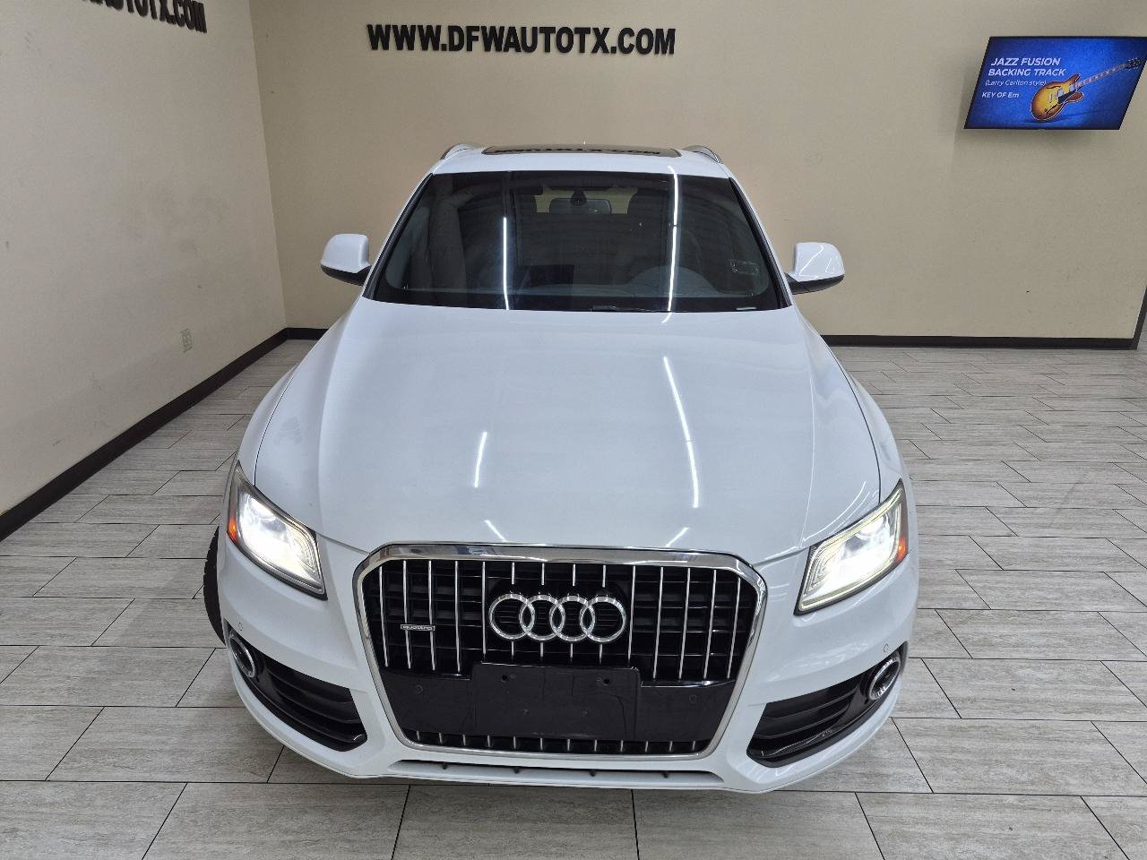 Used 2014 Audi Q5 2.0T Premium Plus w/ Premium Plus Package AWD/4WD image 3
