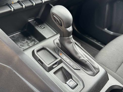 Used 2024 Chevrolet Colorado W/T image 25