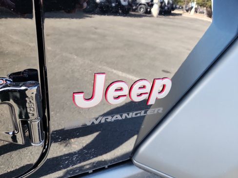 New 2025 Jeep Wrangler Unlimited Rubicon w/ Steel Bumper Group image 11