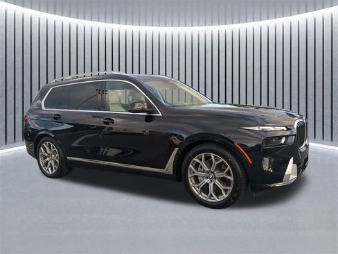 Certified 2023 BMW X7 xDrive40i w/ Premium Package image 3