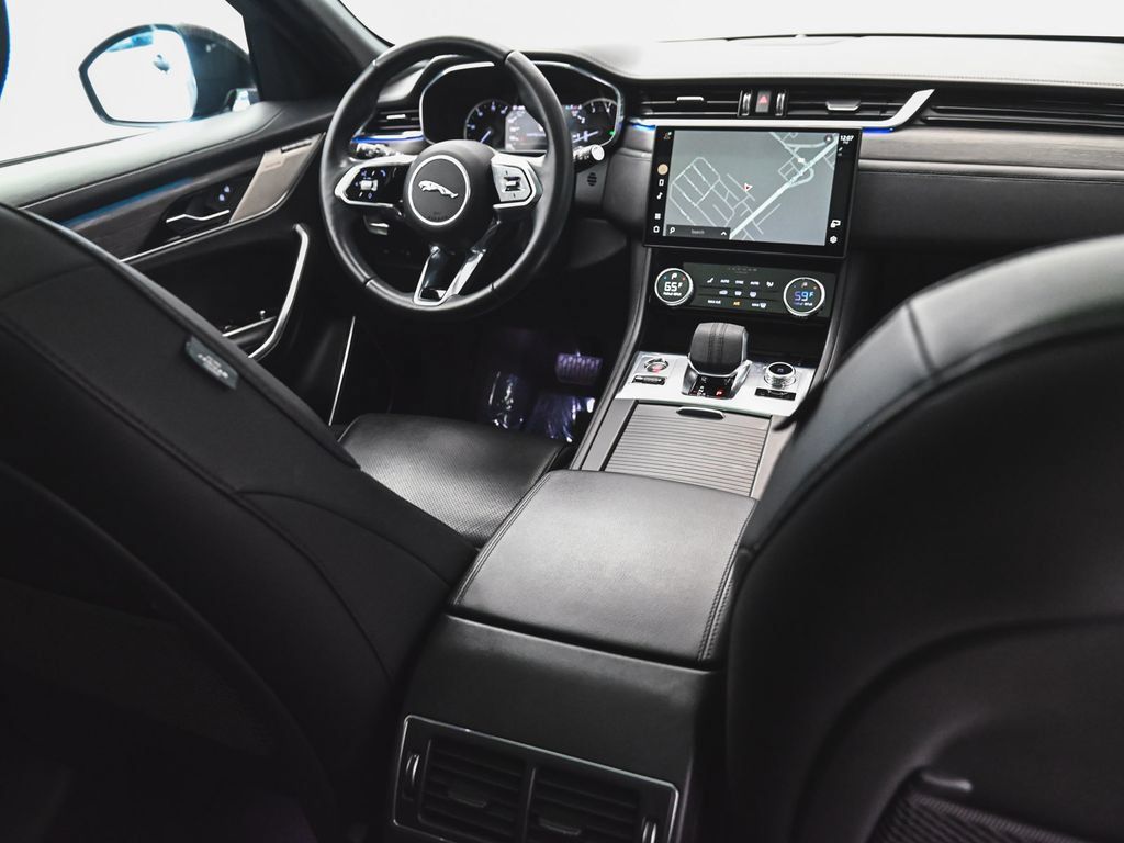 Used 2023 Jaguar F-PACE S AWD/4WD image 37