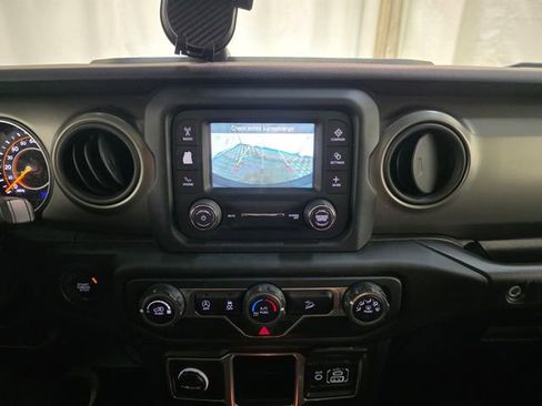 Used 2018 Jeep Wrangler Unlimited Sport image 21