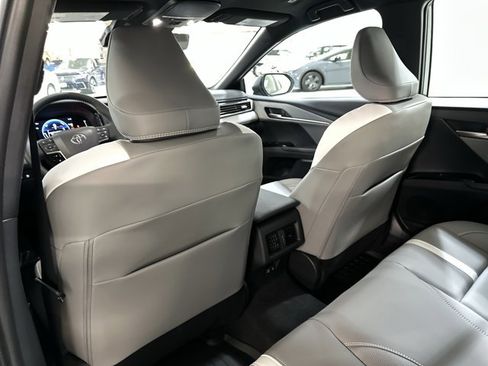 Used 2026 Toyota Camry SE image 19