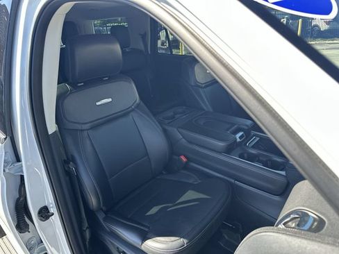 Certified 2025 Ford Expedition Platinum AWD/4WD image 28