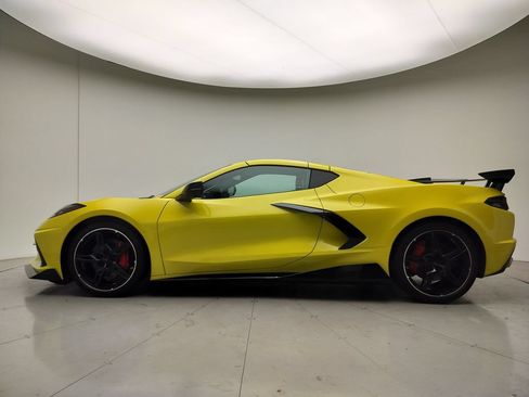 Used 2021 Chevrolet Corvette Stingray Preferred Cpe w/ Battery Protection Package RWD image 2