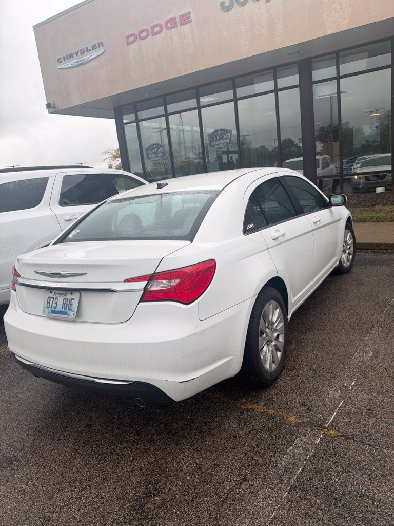 Used 2013 Chrysler 200 LX FWD image 5