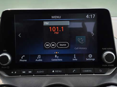 Used 2025 Nissan Sentra SV FWD image 23