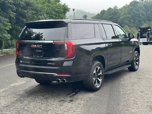 Used 2025 GMC Yukon XL AT4 AWD/4WD image 9