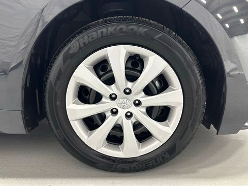 Used 2025 Toyota Corolla LE FWD image 61