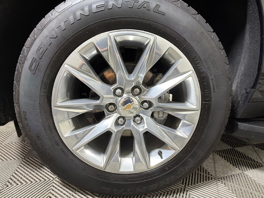 Used 2026 Chevrolet Suburban Premier AWD/4WD image 32