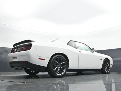 Used 2019 Dodge Challenger R/T w/ Driver Convenience Group RWD image 38