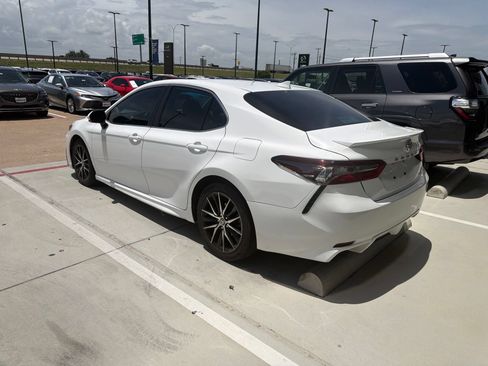 Used 2024 Toyota Camry SE FWD image 6