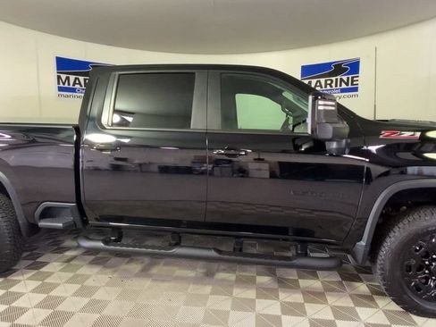 Used 2022 Chevrolet Silverado 2500 LTZ w/ LTZ Plus Package AWD/4WD image 3