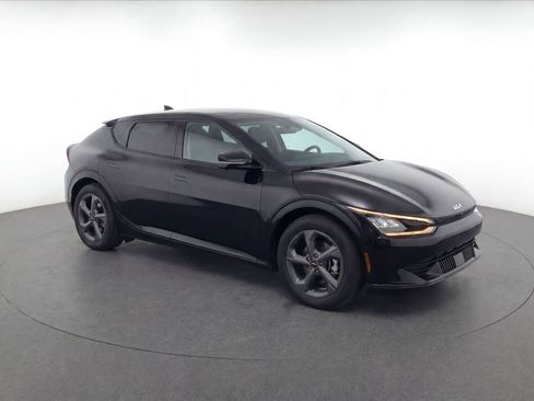 Used 2025 Kia K4 FWD image 2