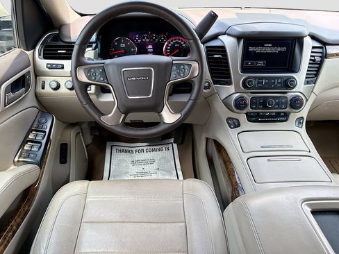 Used 2015 GMC Yukon Denali w/ Touring Package AWD/4WD image 27