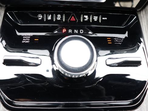 Used 2024 Jeep Wagoneer Series III image 47