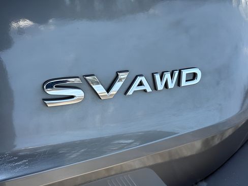 Used 2021 Nissan Rogue SV AWD/4WD image 12