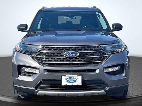 Certified 2022 Ford Explorer XLT w/ Equipment Group 202A image 3