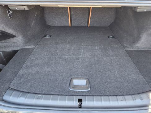 Used 2022 BMW 530e xDrive w/ M Sport Package image 32