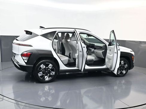 Certified 2025 Hyundai Kona SEL FWD image 28