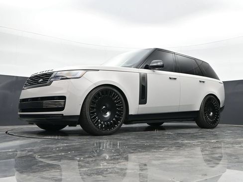 Used 2025 Land Rover Range Rover SV AWD/4WD image 45