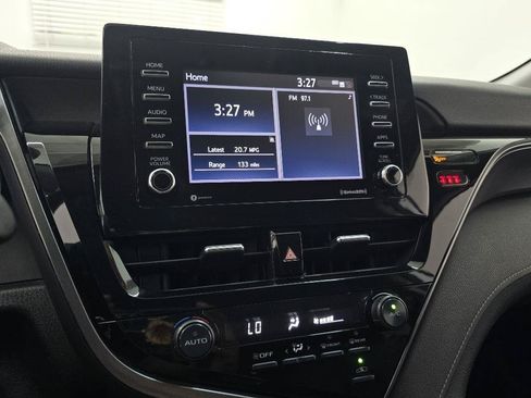 Used 2021 Toyota Camry SE FWD image 26