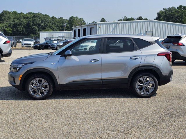 Used 2026 Kia Seltos LX FWD image 13