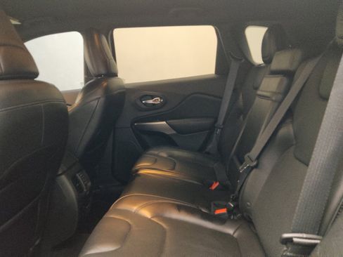 Used 2019 Jeep Cherokee High Altitude AWD/4WD image 18