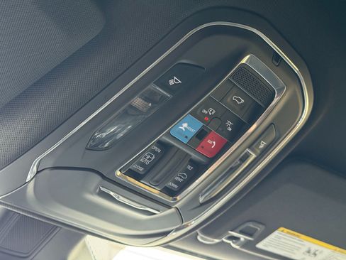 Used 2024 Jeep Grand Cherokee L Altitude AWD/4WD image 30
