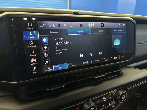 Used 2025 Jeep Gladiator Mojave w/ Convenience Group AWD/4WD image 18