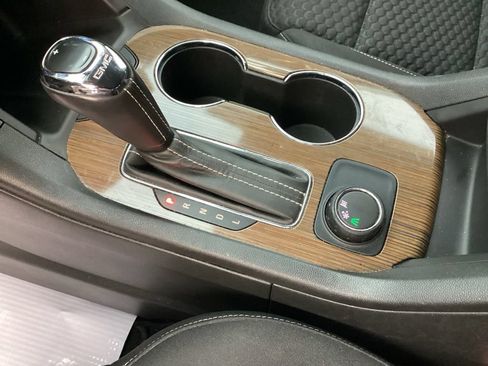 Used 2019 GMC Acadia SLE FWD image 27