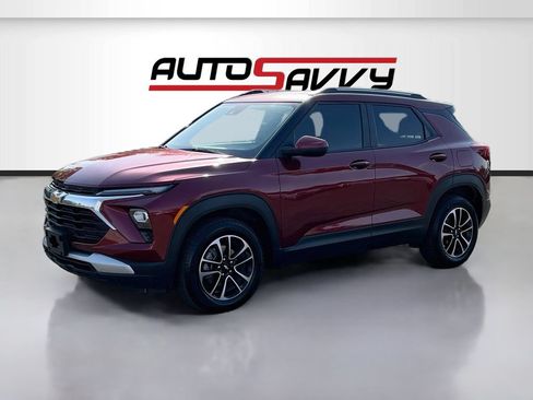 Used 2025 Chevrolet TrailBlazer LT w/ Convenience Package FWD image 3