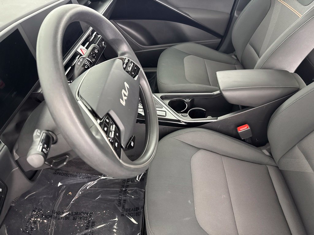 Used 2025 Kia Niro LX FWD image 31