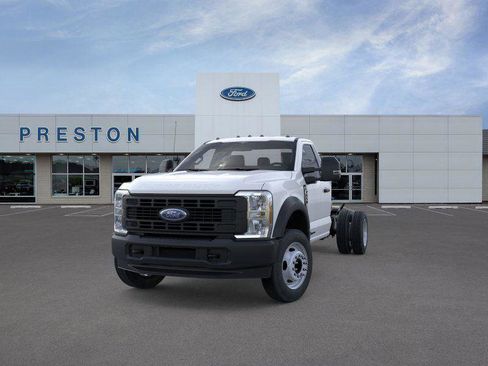 New 2025 Ford F550 2WD Regular Cab Super Duty image 2