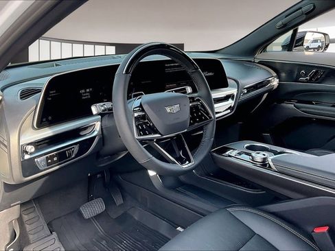 New 2026 Cadillac Lyriq Luxury image 6