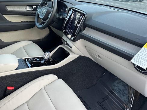 New 2026 Volvo XC40 B5 Plus w/ Climate Package image 13