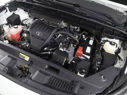 Used 2023 Toyota Highlander XLE image 21