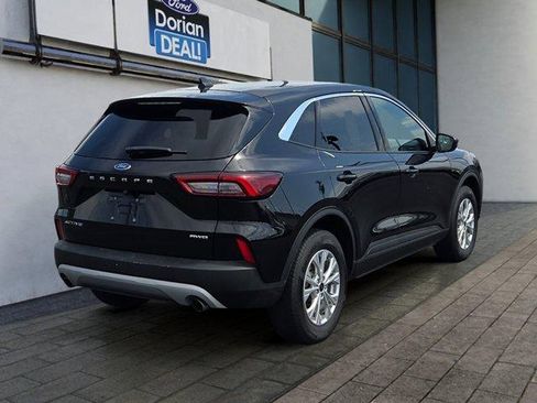 Used 2023 Ford Escape Active AWD/4WD image 3