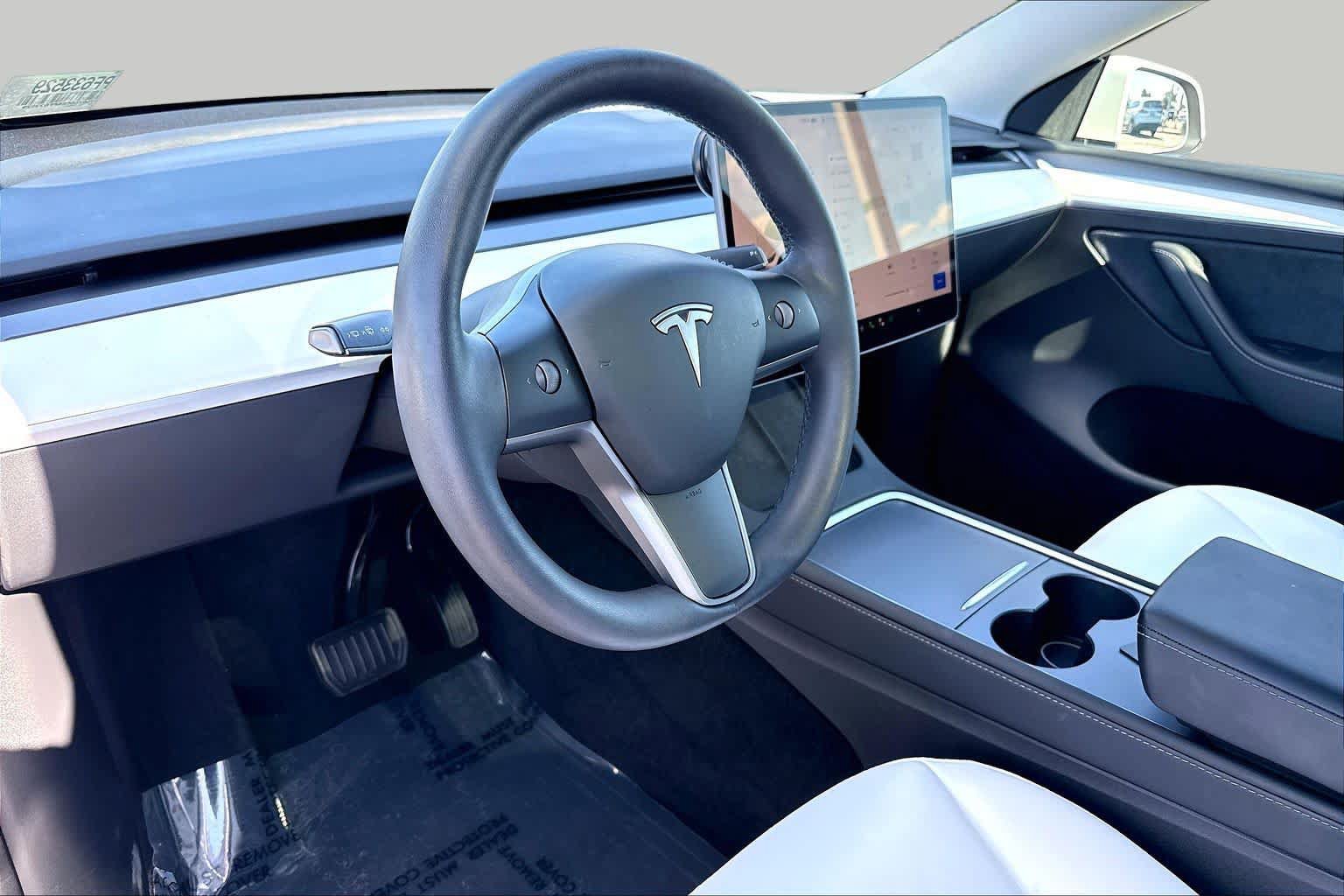 Used 2023 Tesla Model Y Long Range AWD/4WD image 16