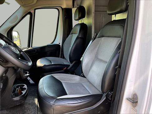 Used 2023 RAM ProMaster 2500 w/ Driver Convenience Group FWD image 19