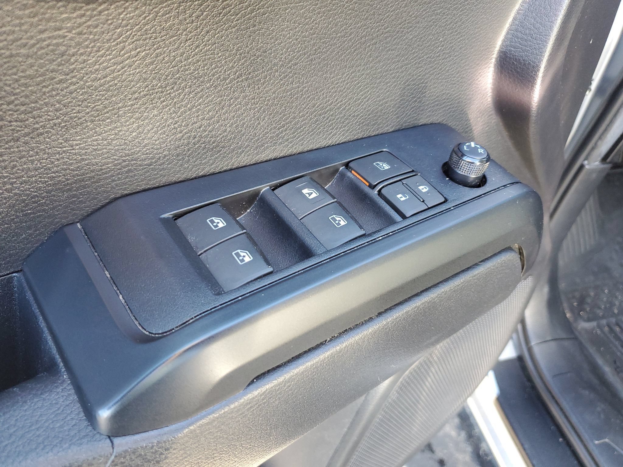 Used 2022 Toyota Tacoma SR AWD/4WD image 11